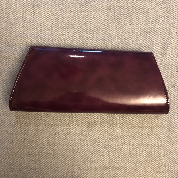 Le Chateau Plum Clutch - Picture 3 of 7
